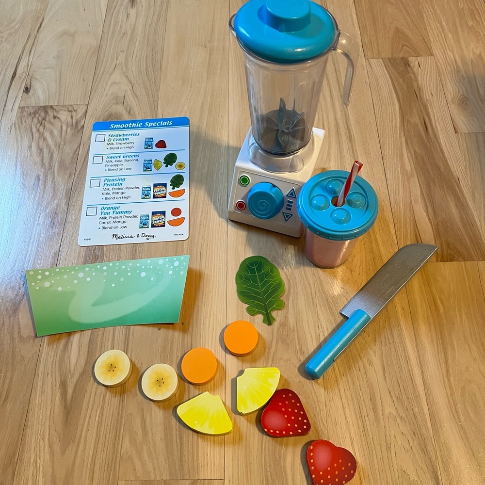 Melissa & Doug Blue and Red Learning Toy Blender Set